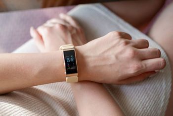 Smartwatch Garett Women Tina Złoty.1.jpg